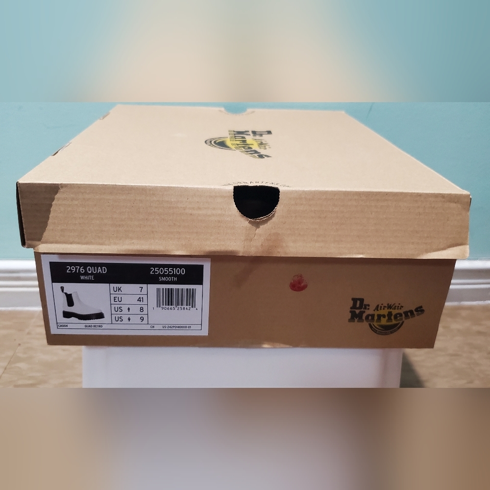 NIB DR. MARTENS 2976 Quad Retro White Smooth Leather Chelsea Boots Various Sizes - Picture 13 of 13